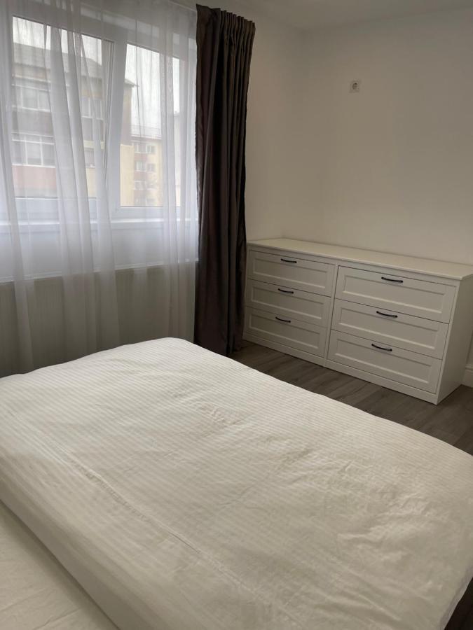 Apartament Emma Targoviste Exteriör bild