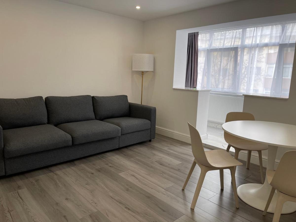 Apartament Emma Targoviste Exteriör bild