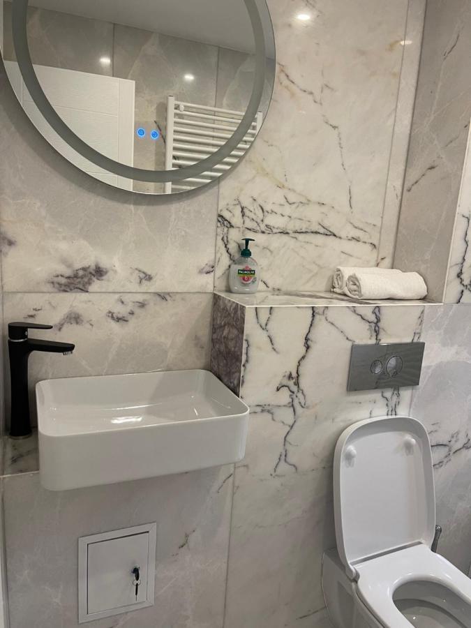 Apartament Emma Targoviste Exteriör bild
